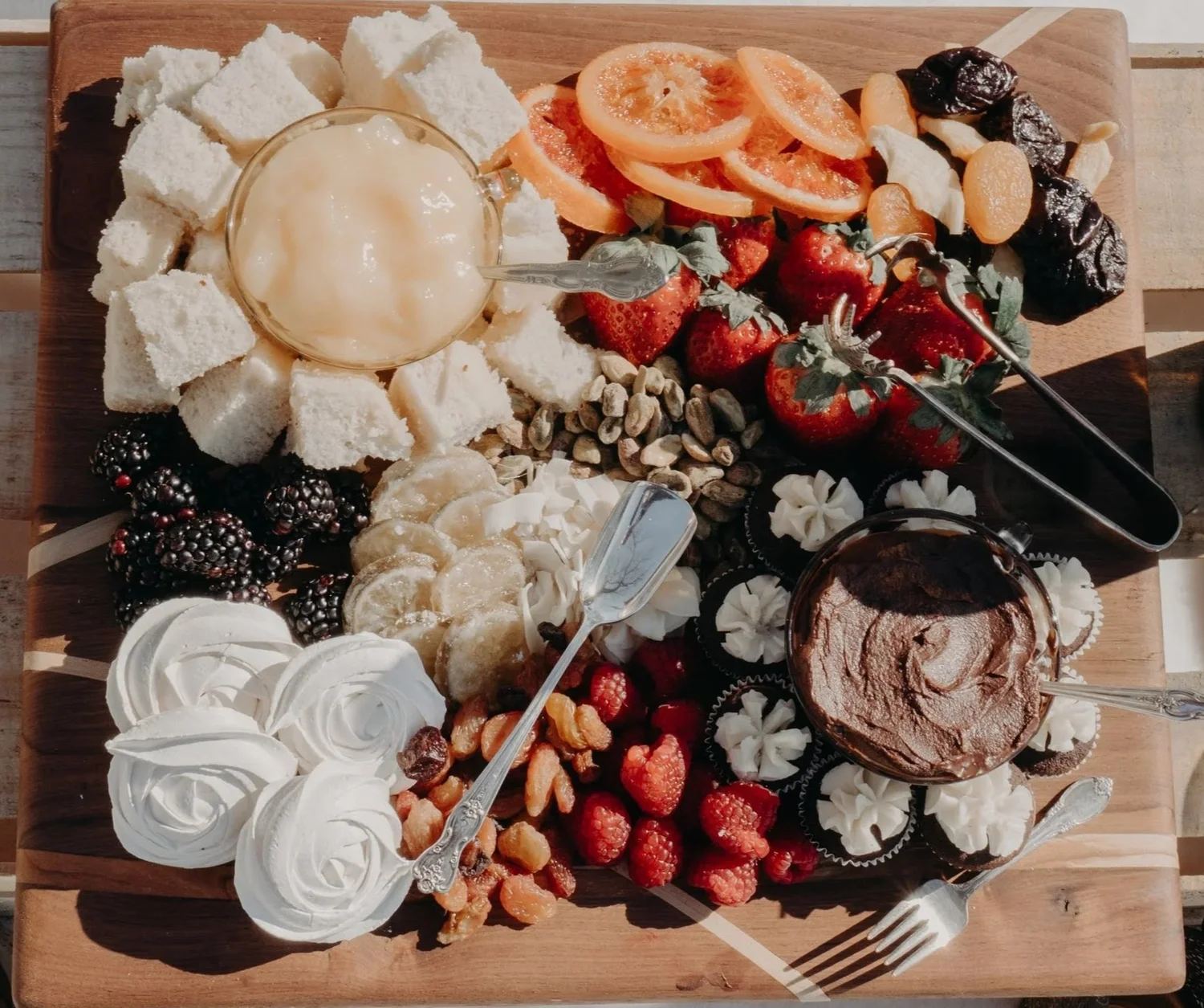 Grazing board with fruit and cream